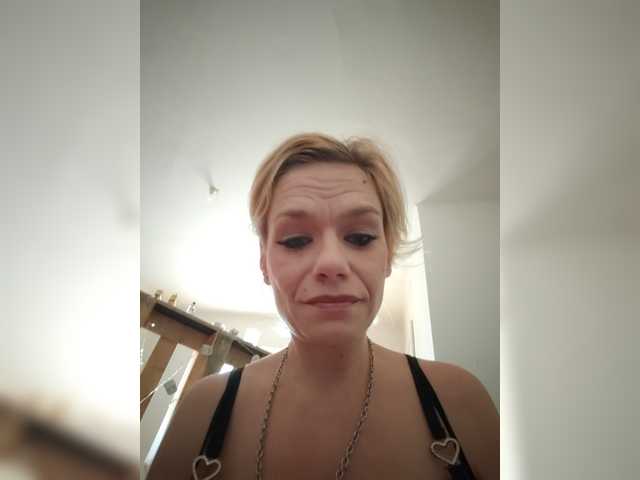 evittaellite1- live cam on BongaCams