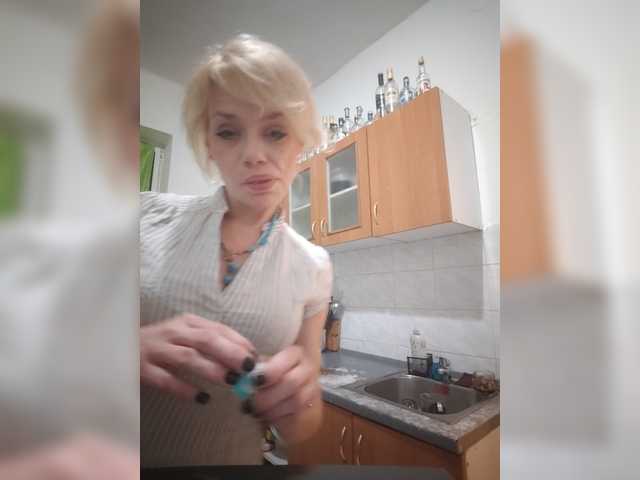 evittaellite1- live webcam show