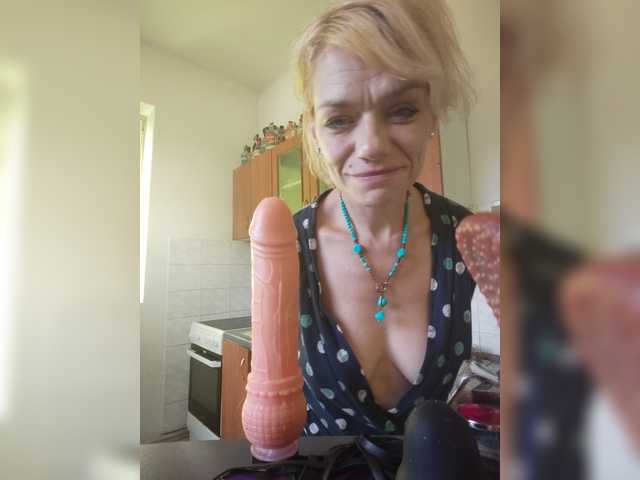 evittaellite1- live cam on BongaCams