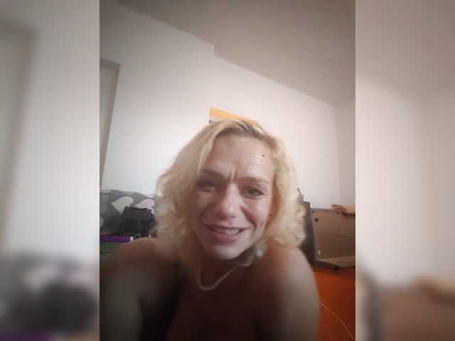 evittaellite1- live sex show