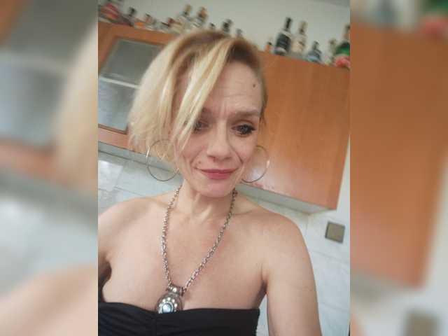 evittaellite1- live cam on BongaCams