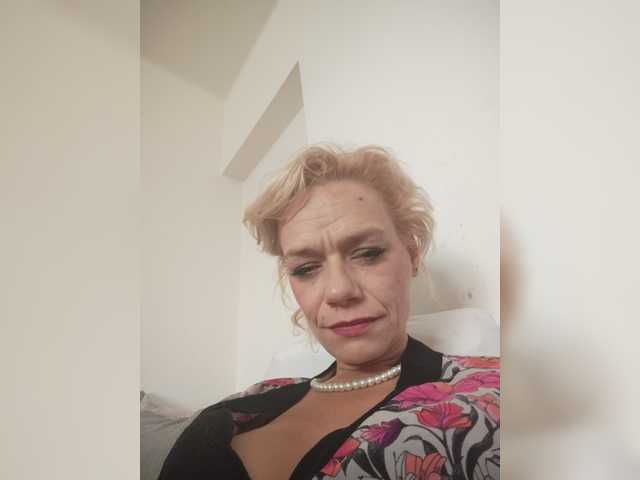 evittaellite1- cam belle