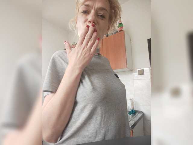 evittaellite1- live cam on BongaCams