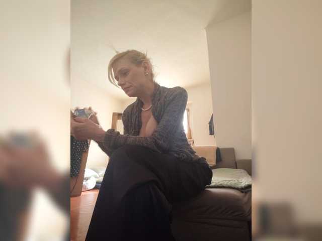 evittaellite1- live cam on BongaCams