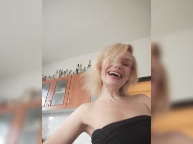 evittaellite1- live cam on BongaCams