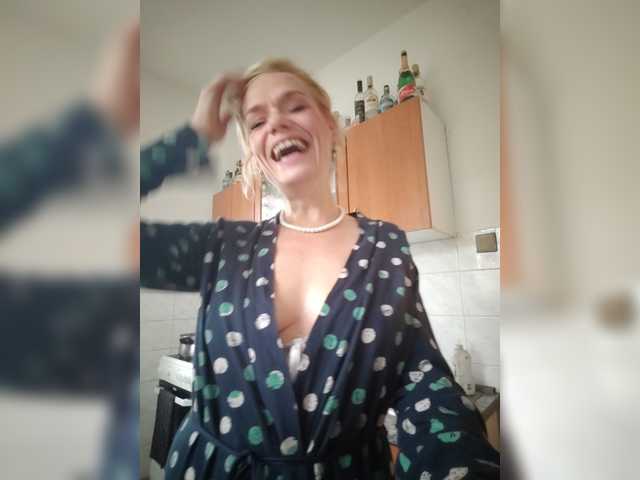 evittaellite1- live cam on BongaCams