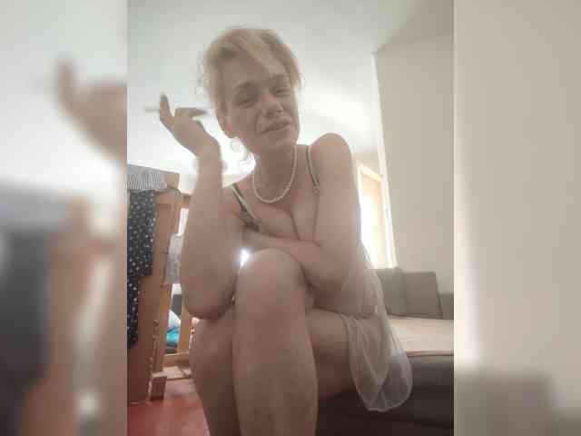 evittaellite1- Live Webcam on BongaCams