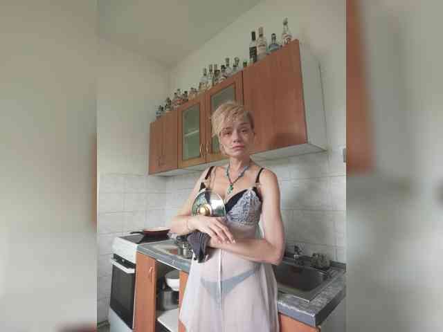 evittaellite1- Live Webcam on BongaCams