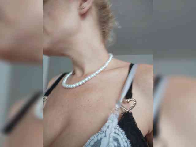 evittaellite1- Live Webcam on BongaCams