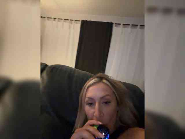 littlewet777 Live Webcam on BongaCams
