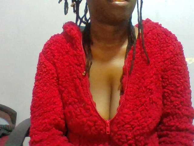 Sweet-petite live cam on BongaCams