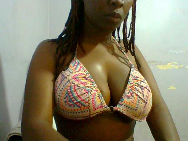 Sweet-petite live cam on BongaCams