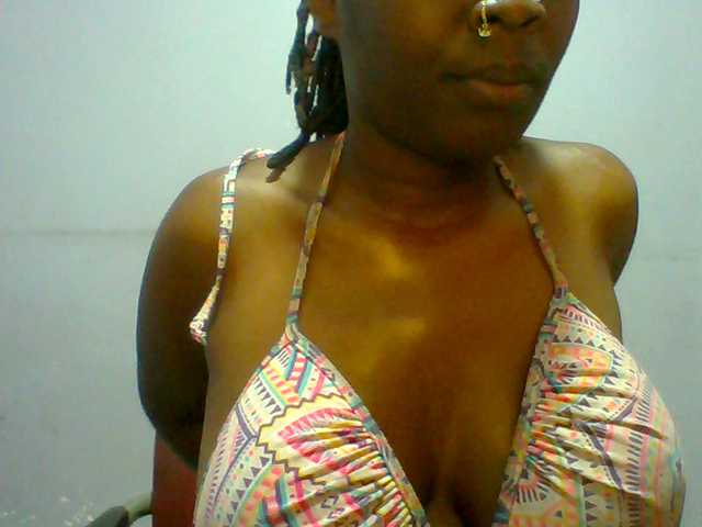 Sweet-petite live cam on BongaCams