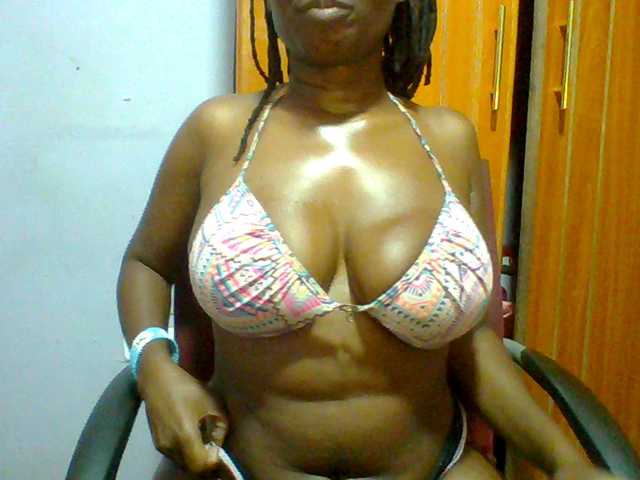 Sweet-petite live cam on BongaCams