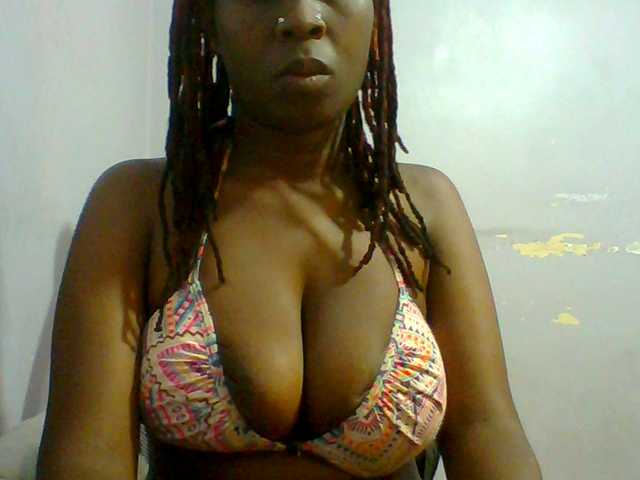 Sweet-petite live cam on BongaCams