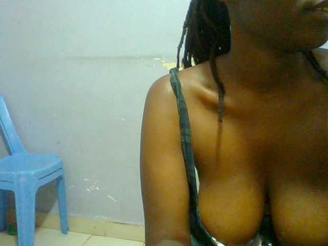 Sweet-petite live cam on BongaCams