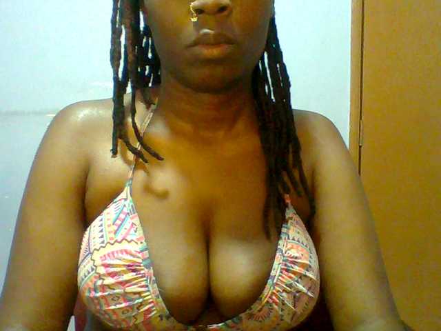 Sweet-petite live cam on BongaCams