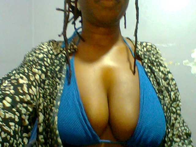 Sweet-petite live cam on BongaCams