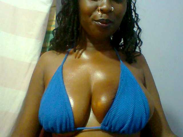 Sweet-petite live cam on BongaCams