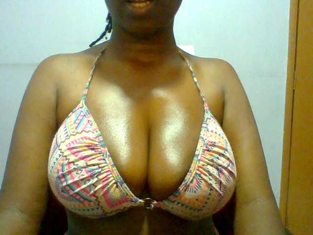Sweet-petite live cam on BongaCams