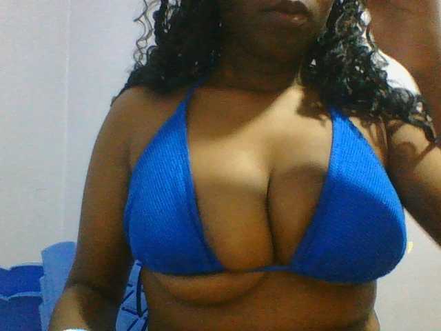 Sweet-petite live cam on BongaCams