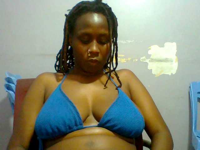 Sweet-petite live cam on BongaCams