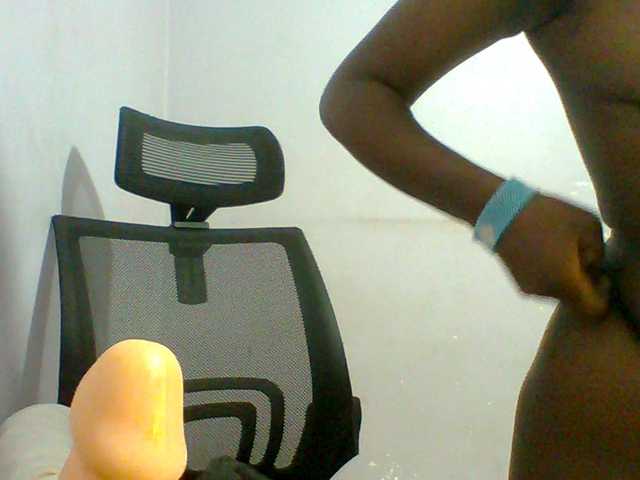 Sweet-petite live cam on BongaCams