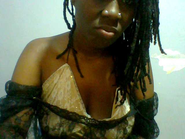 Sweet-petite live cam on BongaCams