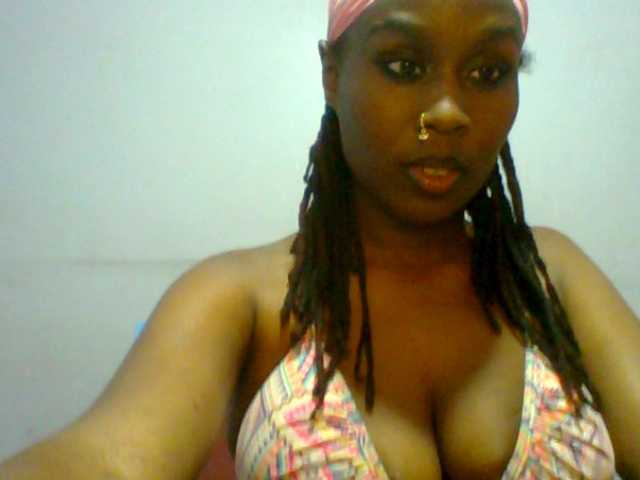 Sweet-petite live cam on BongaCams
