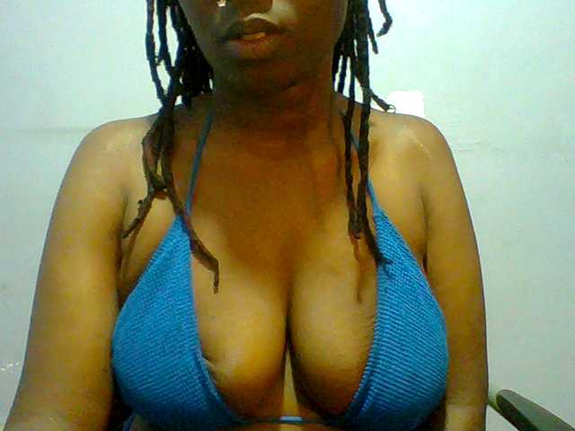 Sweet-petite live cam on BongaCams