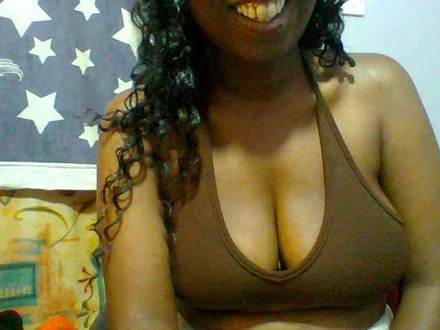 Sweet-petite live cam on BongaCams