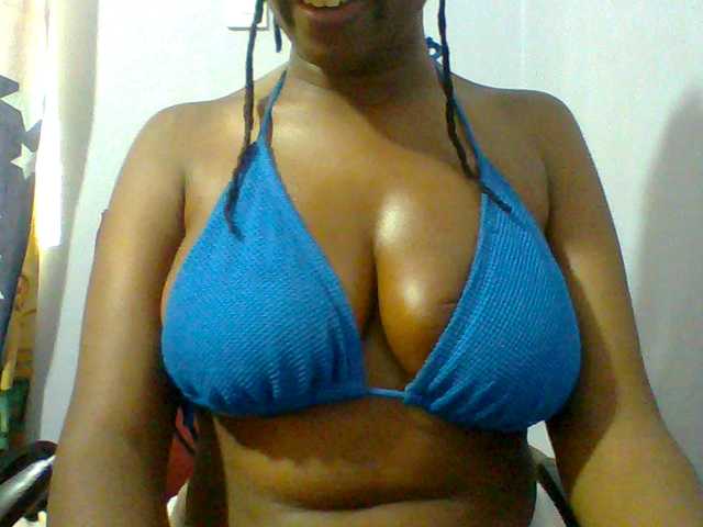 Sweet-petite live cam on BongaCams