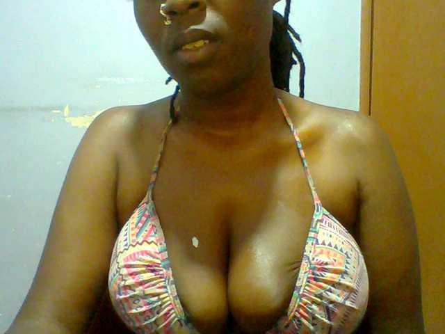 Sweet-petite live cam on BongaCams