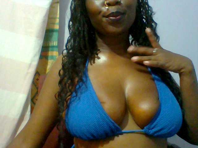 Sweet-petite live cam on BongaCams
