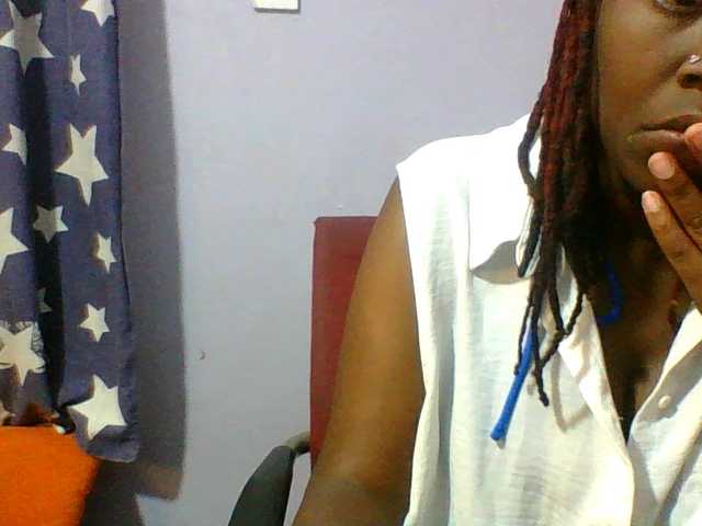 Sweet-petite live cam on BongaCams
