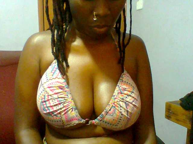 Sweet-petite live cam on BongaCams