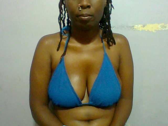Sweet-petite live cam on BongaCams