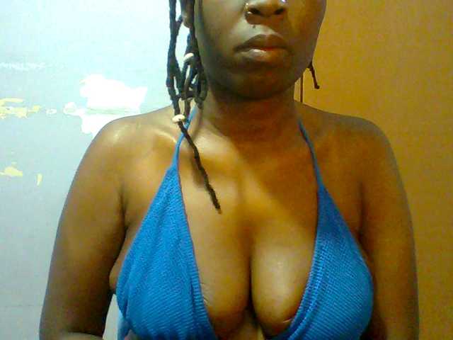 Sweet-petite live cam on BongaCams