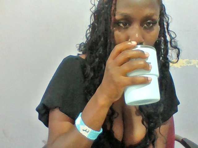 Sweet-petite live cam on BongaCams