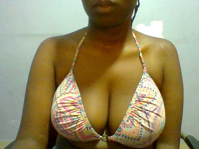 Sweet-petite live cam on BongaCams