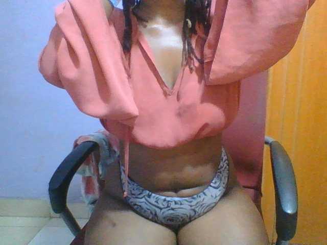 Sweet-petite live cam on BongaCams