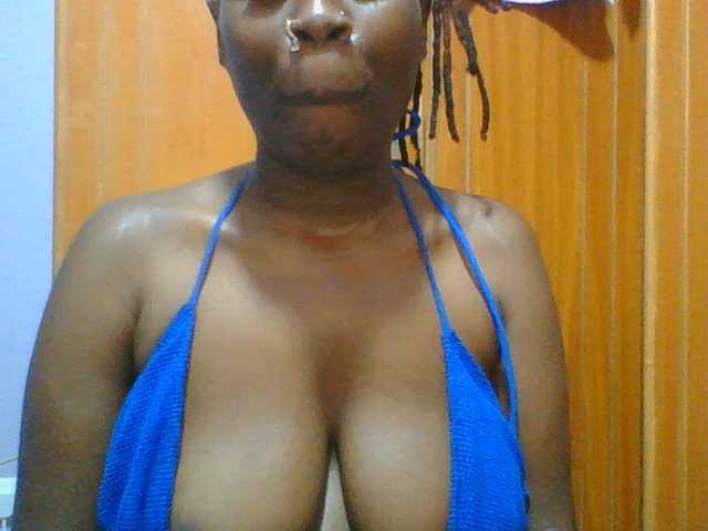 Sweet-petite live cam on BongaCams