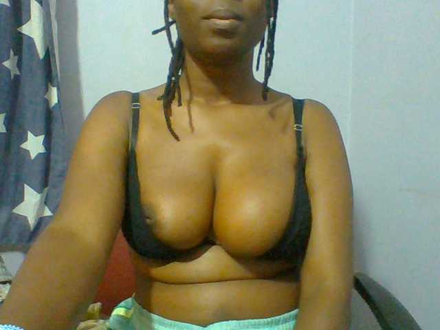 Sweet-petite live cam on BongaCams