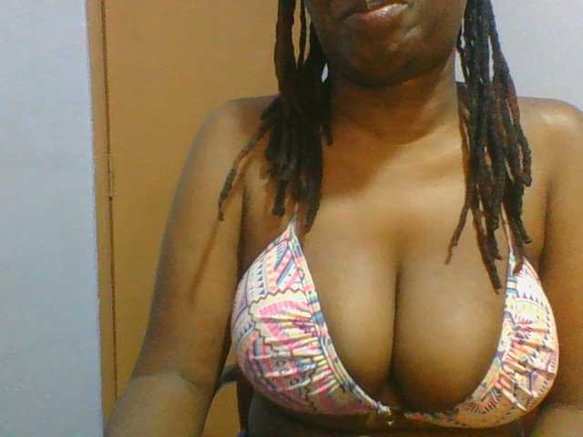 Sweet-petite live cam on BongaCams