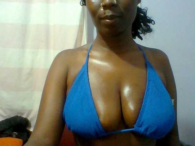 Sweet-petite live cam on BongaCams