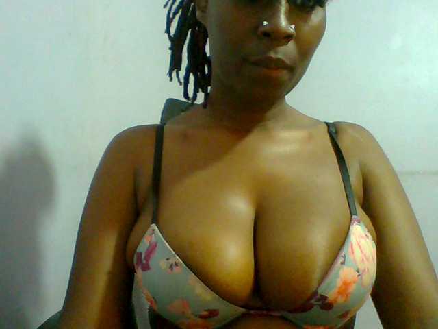 Sweet-petite live cam on BongaCams