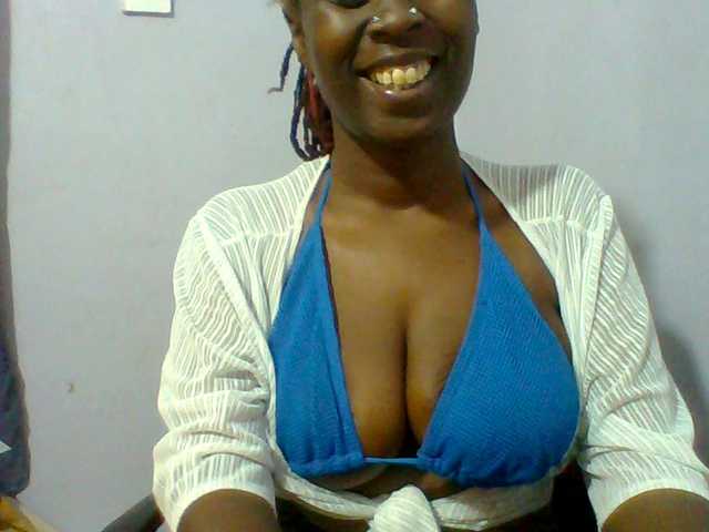 Sweet-petite live cam on BongaCams