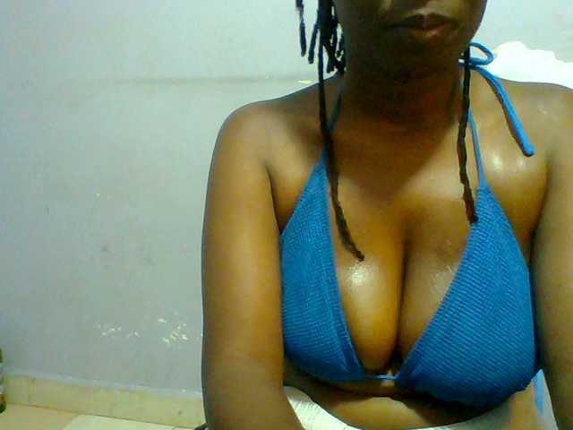 Sweet-petite live cam on BongaCams