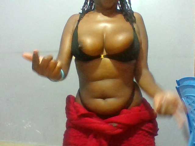 Sweet-petite live cam on BongaCams