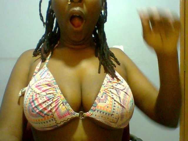 Sweet-petite live cam on BongaCams